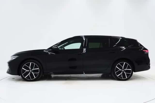 Volkswagen Passat (2025) thumbnail 2