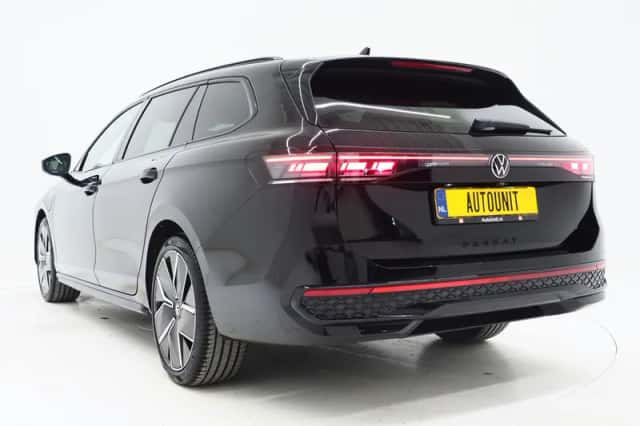 Volkswagen Passat (2025) thumbnail 3