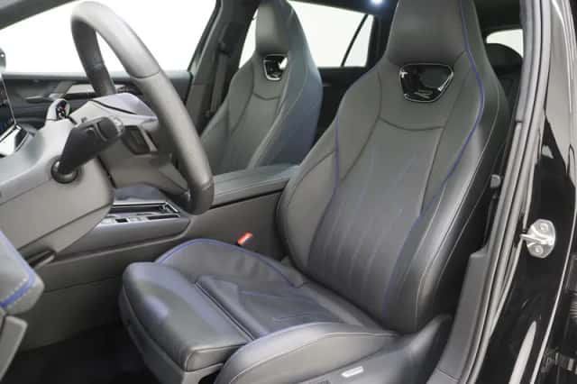 Volkswagen Passat (2025) thumbnail 4
