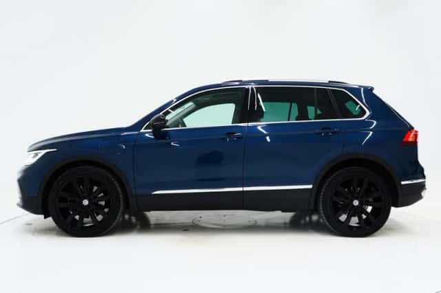 Volkswagen Tiguan (2021) thumbnail 2