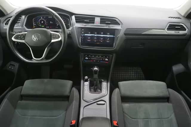 Volkswagen Tiguan (2021) thumbnail 5