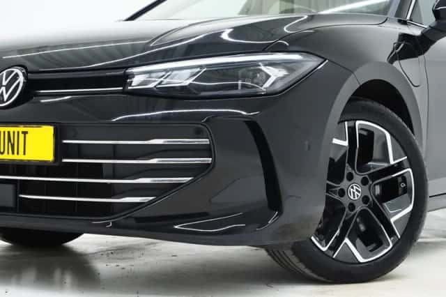 Volkswagen Passat (2025) thumbnail 6