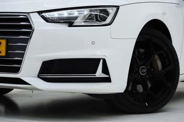 Audi A4 (2019) thumbnail 6