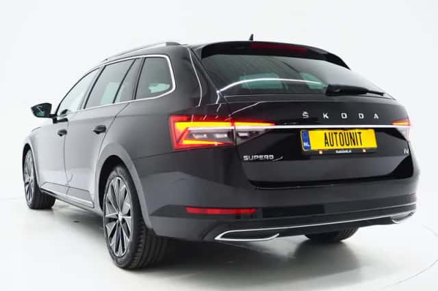 Škoda Superb (2023) thumbnail 3