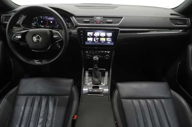 Škoda Superb (2023) thumbnail 5