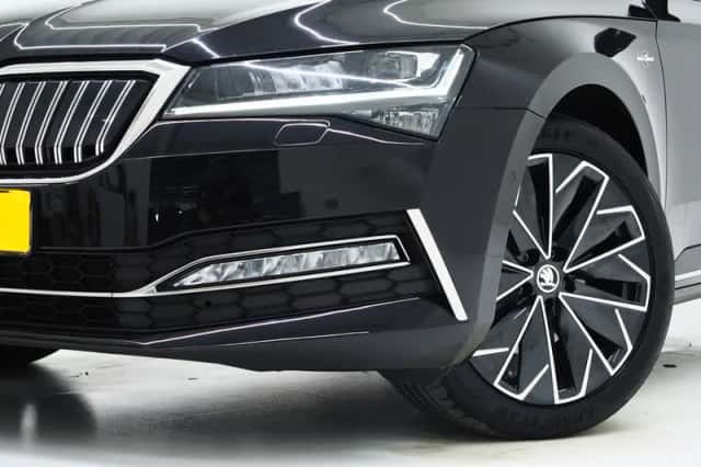 Škoda Superb (2023) thumbnail 6