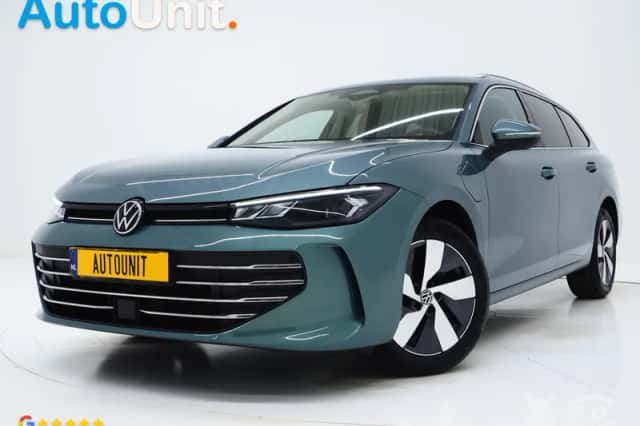 Volkswagen Passat (2025) thumbnail 1