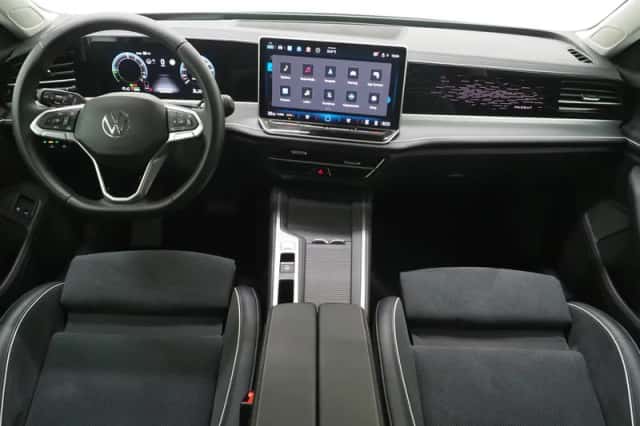 Volkswagen Passat (2025) thumbnail 5