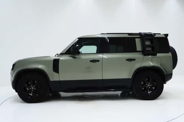 Land Rover Defender (2021) thumbnail 2