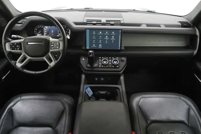 Land Rover Defender (2021) thumbnail 5