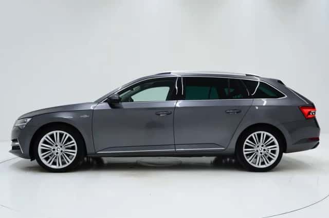 Škoda Superb (2023) thumbnail 2