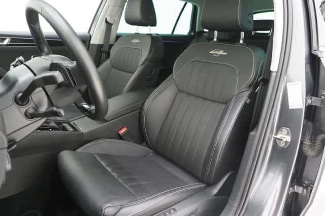 Škoda Superb (2023) thumbnail 4