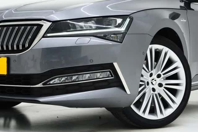 Škoda Superb (2023) thumbnail 6