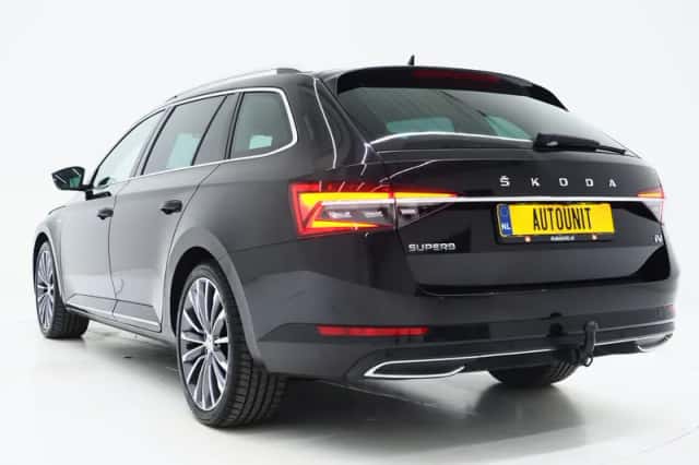 Škoda Superb (2023) thumbnail 3