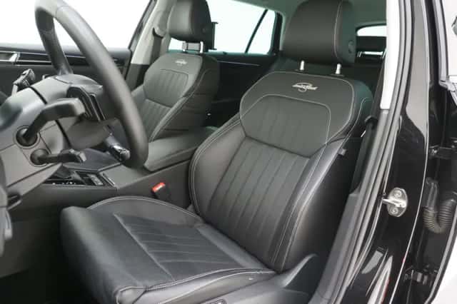 Škoda Superb (2023) thumbnail 4