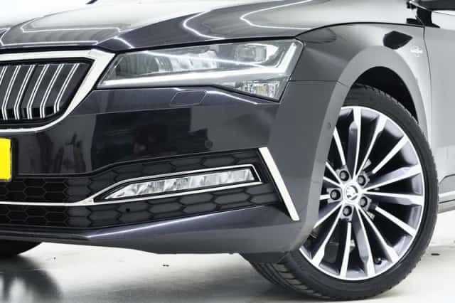 Škoda Superb (2023) thumbnail 6