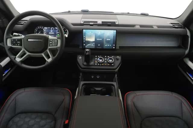 Land Rover Defender (2021) thumbnail 5