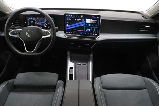 Volkswagen Passat (2025) thumbnail 5