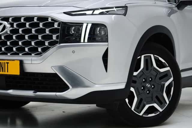 Hyundai Santa Fe (2022) thumbnail 6