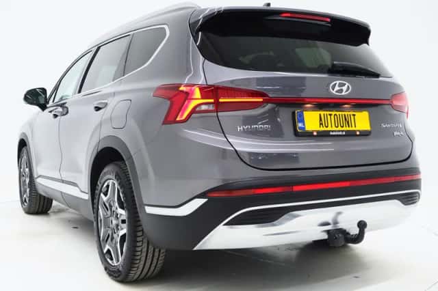 Hyundai Santa Fe (2024) thumbnail 3