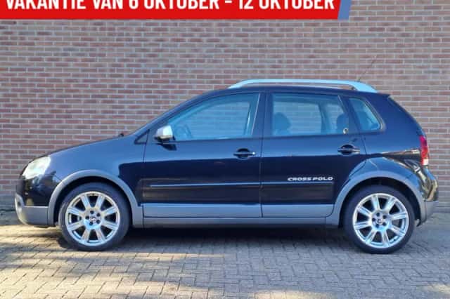 Volkswagen Polo (2008) thumbnail 2