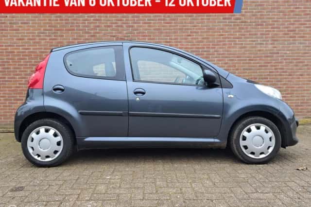 Peugeot 107 (2009) thumbnail 5