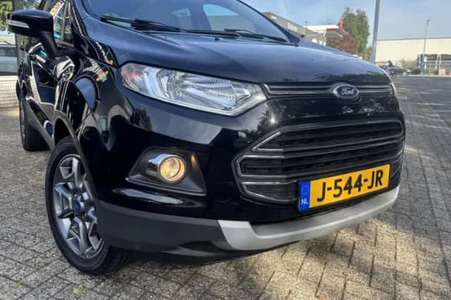 Ford EcoSport (2016) thumbnail 6