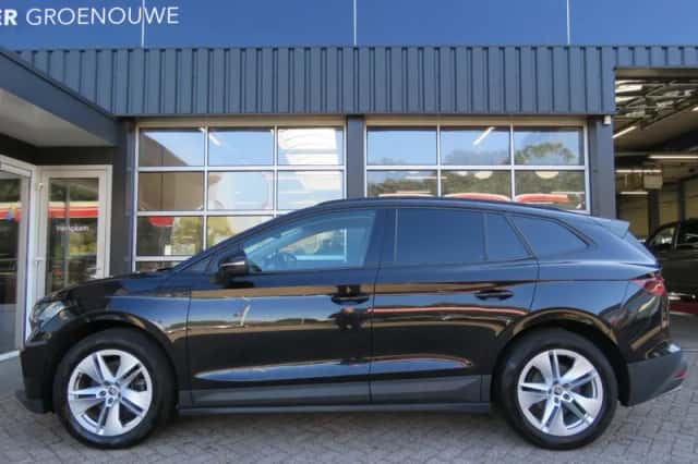 Škoda Enyaq (2023) thumbnail 3