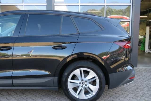 Škoda Enyaq (2023) thumbnail 5