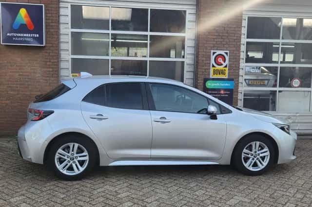 Toyota Corolla (2020) thumbnail 2