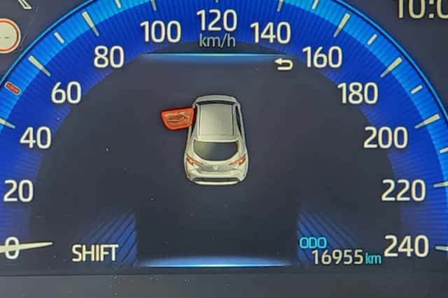 Toyota Corolla (2020) thumbnail 3