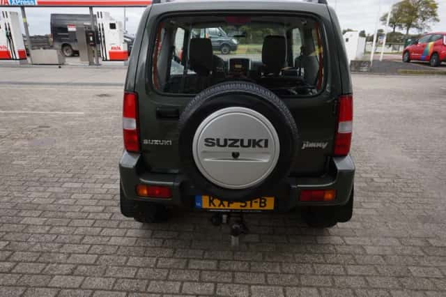 Suzuki Jimny (2017) thumbnail 6