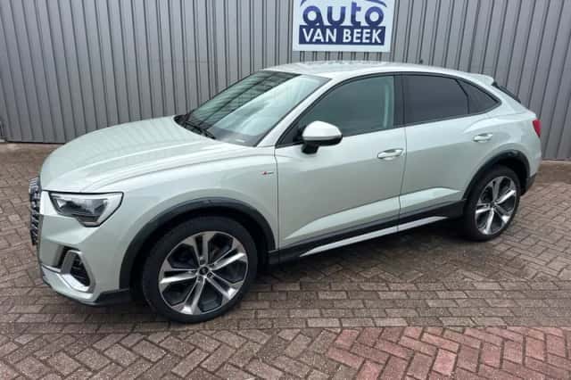 Audi Q3 (2022) thumbnail 1
