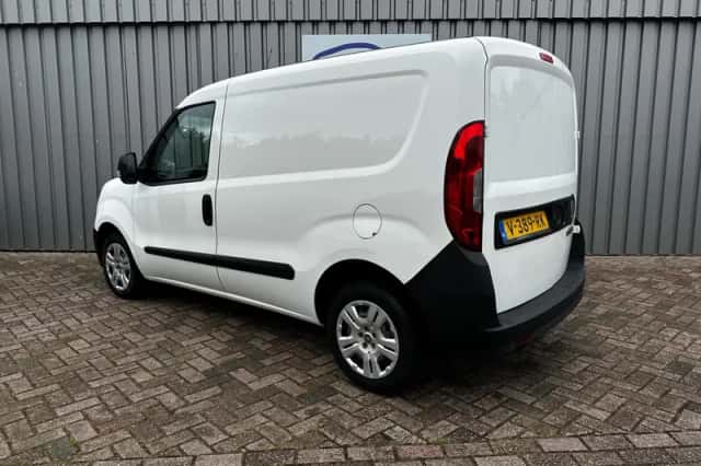 Fiat Doblò (2018) thumbnail 2