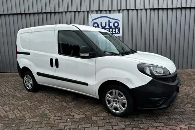 Fiat Doblò (2018) thumbnail 3