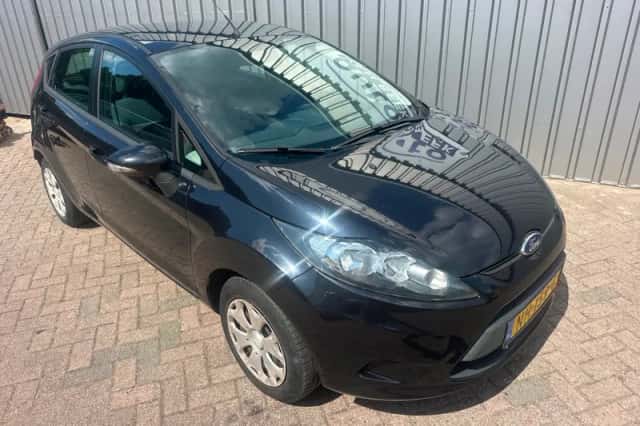 Ford Fiesta (2012) thumbnail 2