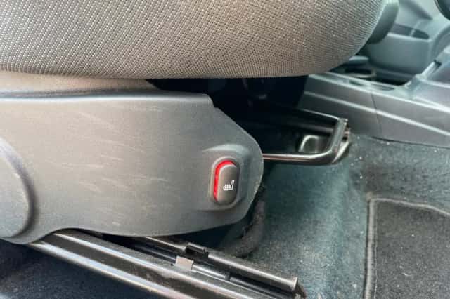 Ford Ka (2012) thumbnail 6