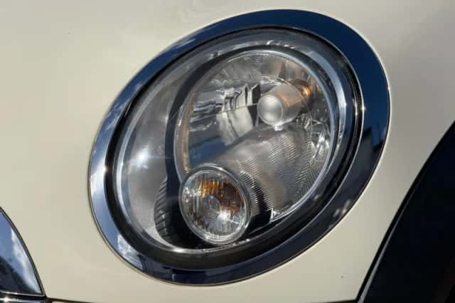 MINI Clubman (2010) thumbnail 4