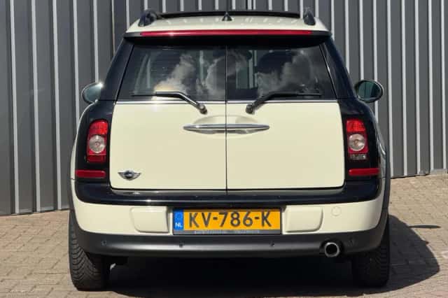 MINI Clubman (2010) thumbnail 6