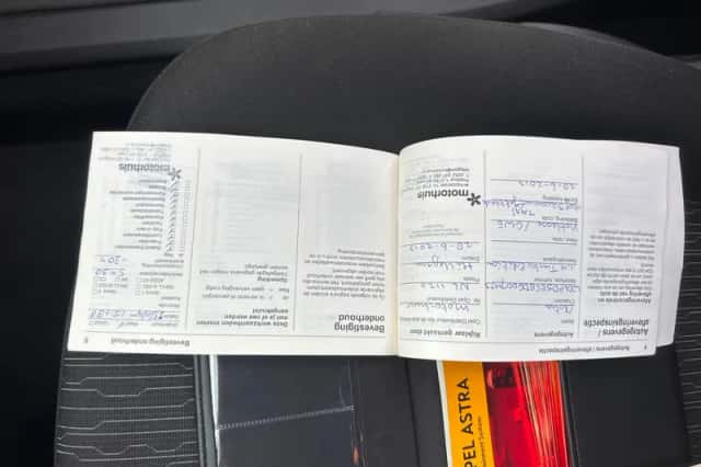 Opel Astra (2013) thumbnail 3