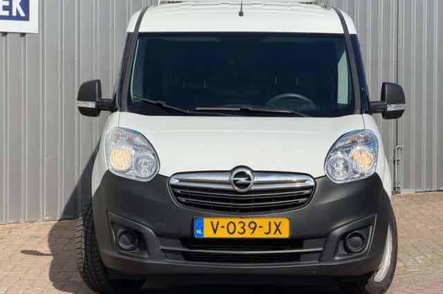 Opel Combo (2017) thumbnail 3