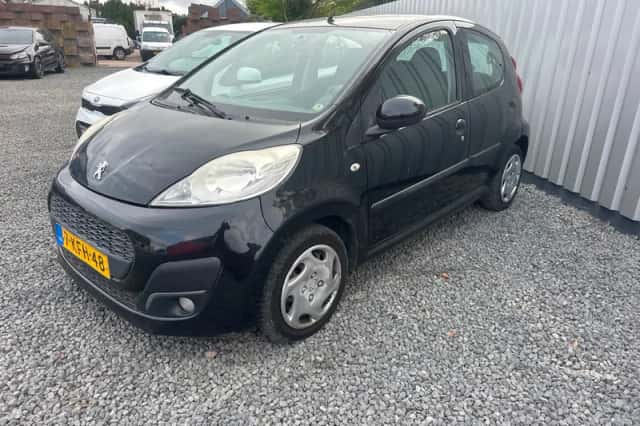 Peugeot 107 (2013) thumbnail 2