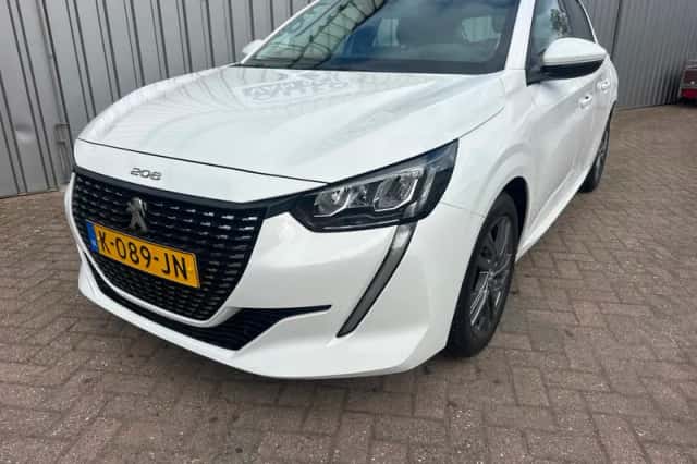 Peugeot 208 (2021) thumbnail 2