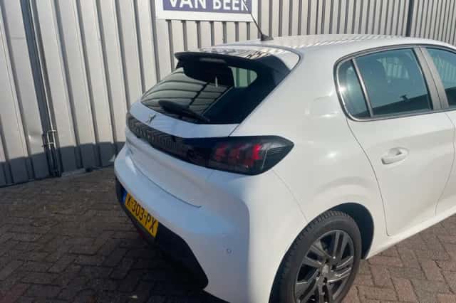 Peugeot 208 (2021) thumbnail 2