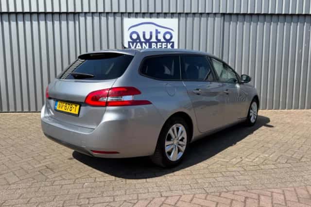 Peugeot 308 (2017) thumbnail 2