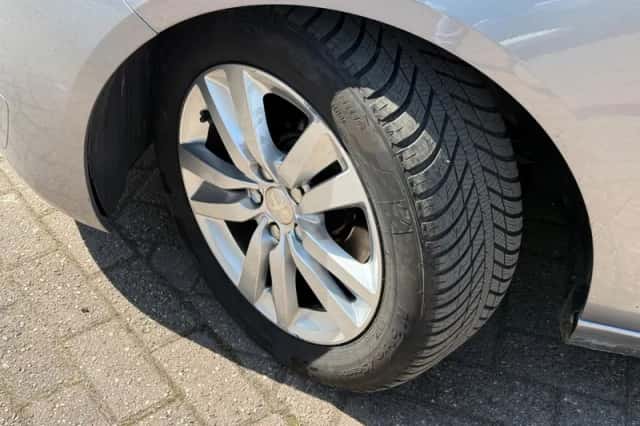 Peugeot 308 (2017) thumbnail 5