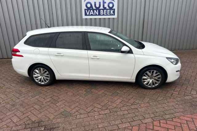 Peugeot 308 (2014) thumbnail 1