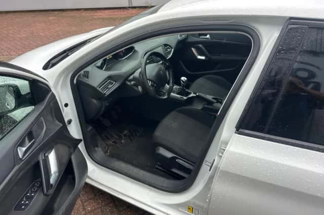 Peugeot 308 (2014) thumbnail 4
