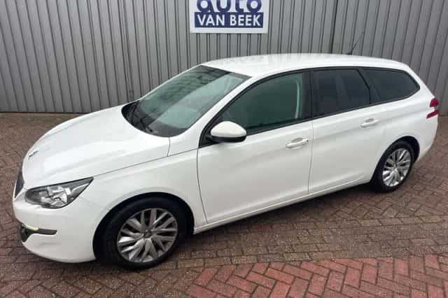 Peugeot 308 (2014) thumbnail 6