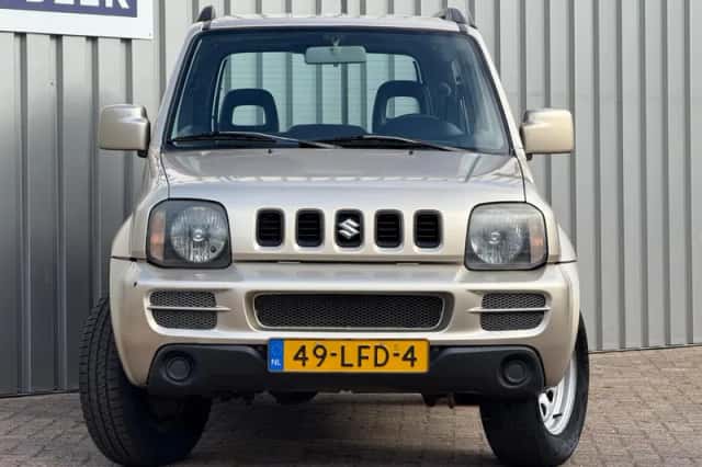 Suzuki Jimny (2010) thumbnail 2